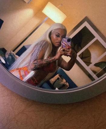 Demiii, 28  female escort, Concord